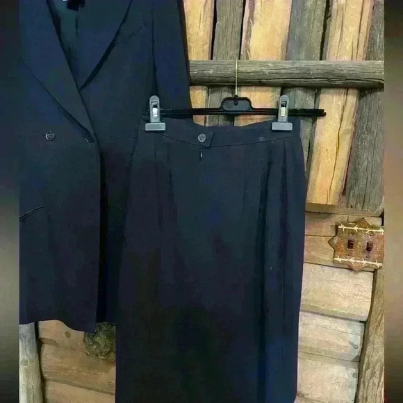 Chanel A line Skirt and Jacket - Picture 7 of 11